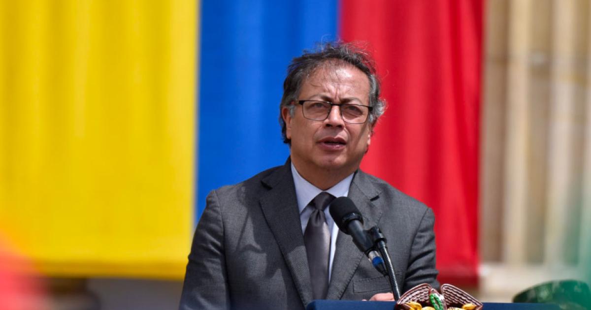 The Congress of Colombia begins an investigation against President ...