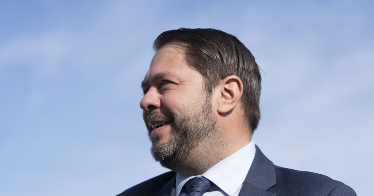 Democrat Ruben Gallego defeats Kari Lake to Arizona's next senator