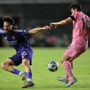 Joran Gerbet reacciona con dolor junto al delantero argentino del Inter Miami