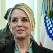 Pam Bondi en el Salón Oval/ Jim Watson