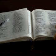 Imagen de una Biblia en chino