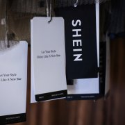 (Archivo) Etiquetas de la marca Shein