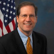 John E. Sununu, exsenador por Nuevo Hampshire/