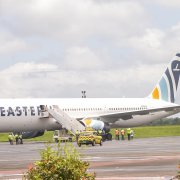 El 20 de agosto de 2026, personal y funcionarios del aeropuerto recibieron un avión con migrantes deportados de Estados Unidos en el Aeropuerto Internacional Roberts de Harbel, en Liberia.