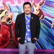 Eric Bauza llega a una premier de animados en Los Ángeles. Archivo