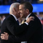 Hunter Biden y su padre, el presidente Joe Biden, en 2024.
