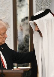 Donald Trump junto al emir de Qatar