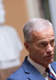 John Thune en Capitol Hill/ Saul Loeb