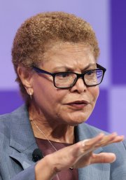 Karen Bass en Los Ángeles/ Patrick T. Fallon