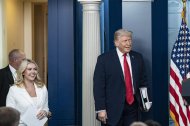 Karoline Leavitt junto a Donald Trump/ Andrew Thomas