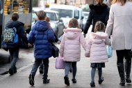Unos niños acuden al colegio / Cordon Press.
