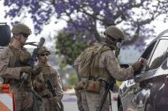 Marines protegen un edificio federal en Los Ángeles