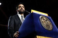 El alcalde de la ciudad de Nueva York, Zohran Mamdani, pronuncia su discurso de los 100 días en Maspeth, Nueva York