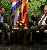 El dictador cubano Miguel Diaz-Canel (derecha) y el presidente del Gobierno español Pedro Sánchez
