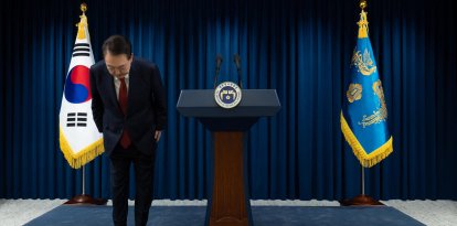 Yoon Suk Yeol se inclina ante las cámaras y pide disculpas en un mensaje a la nación