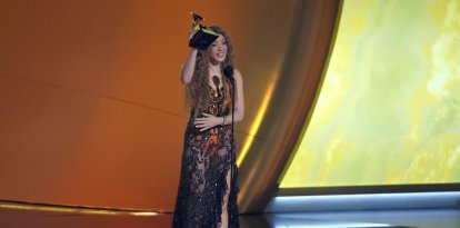 Shakira recoge el premio al mejor álbum de pop latino por Las Mujeres Ya No Lloran durante la 67 edición de los Grammy