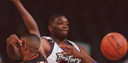 Oliver Miller, con los Toronto Raptors