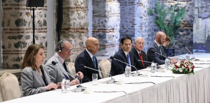 Delegación americana en reunión con las delegaciones de Ucrania y Turquía