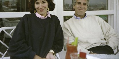 Jeffrey Epstein, junto con su expareja Ghislaine Maxwell
