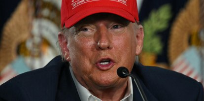 El presidente Donald Trump ofrece una conferencia de prensa en Florida