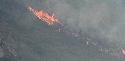 Bomberos franceses en el suroeste de Francia
