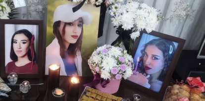 Nazanin Asmi Khani, 17 years old, was shot dead by the brutal Islamic Republic security forces during the January 8 protests in Qazvin. These images represent Iran’s “stolen generation” — young women and men killed by the Islamic Republic for demanding political and social freedoms. Their photographs now appear in cemeteries and homes beside graves and memorials, marking lives cut short. Since protests erupted on 28 December 2025 against economic hardship and state repression, security forces have responded with mass arrests and deadly crackdowns, including one of the deadliest episodes on 8–9 January 2026. Figures vary widely due to restricted information: the Iranian government reported about 3,100 deaths, independent rights groups have confirmed over 5,000, and some local health-care data suggest totals could be tens of thousands — with unverified hospital figures exceeding 30,000 killed during those two days alone. Behind each number is a grieving family and a future that was abruptly cut short. Qazvin, Iran, January 2026.