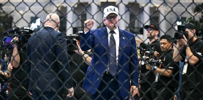 Donald Trump en el Octágono al concluir el UFC Freedom 250