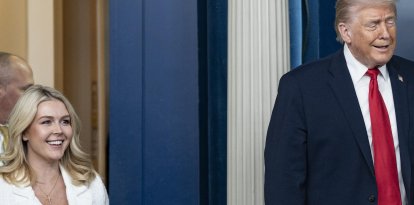 Karoline Leavitt junto a Donald Trump/ Andrew Thomas