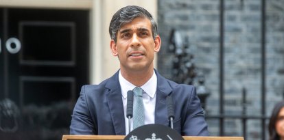 July 5, 2024, London, England, United Kingdom: Outgoing UK Prime Minister RISHI SUNAK leaves 10 Downing Street with a speech with his wife after his party has been defeated in snap general election. (Credit Image: © Tayfun Salci/ZUMA Press Wire)
