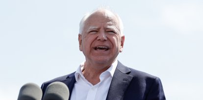 Tim Walz en su segundo evento de campaña como compañero de fórmula de Kamala Harris/ Kamil Krzaczynski