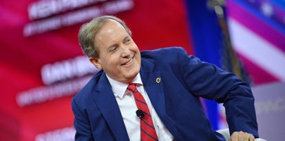 Ken Paxton presentó la demanda en el tribunal de distrito estatal del condado de Montgomery/ Mandel Ngan