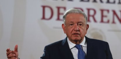 El presidente  Andrés Manuel López Obrador habla durante una conferencia sobre educación.