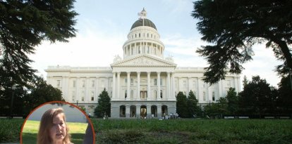 Recorte de Gloria Romero frente al Capitolio de California