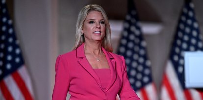 En imagen, Pam Bondi, nombrada como fiscal general por Trump