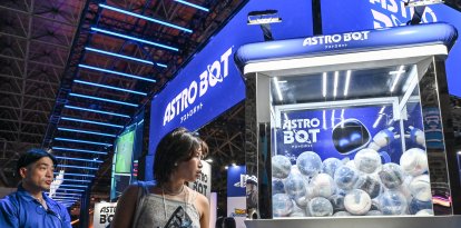 Stand de Sony y Astro Bot en una feria de juegos