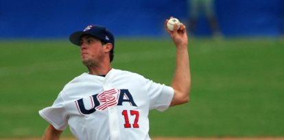 El lanzador ganador estadounidense Brian Matusz lanza contra México, durante la sexta entrada del partido de béisbol de las semifinales de los XV Juegos Panamericanos Río-2007, 18 de julio de 2007.