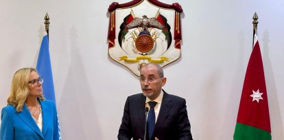 Foto del canciller jordano Ayman Safadi, quien rechazó la propuesta de EEUU