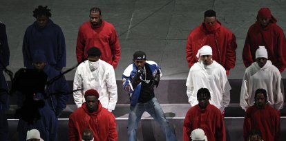 Kendrick Lamar durante su performance en el Super Bowl LIX