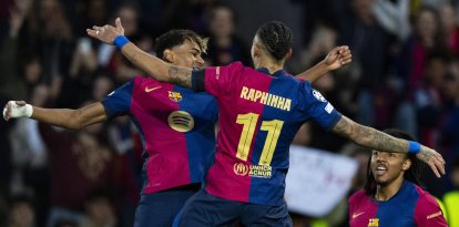 Raphinha y Lamine Yamal celebran uno de los goles del FC Barcelona