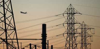 Las líneas eléctricas de EEUU al atardecer