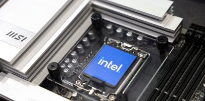 La muestra de un chip Intel se exhibe durante Computex 2024 en Taipei