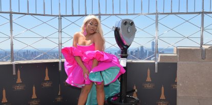 Jiggly Caliente mientras el Empire State Building recibe al elenco de «RuPaul's Drag Race All Stars» Temporada 6, en Nueva York, NY, 24 de junio de 2021.