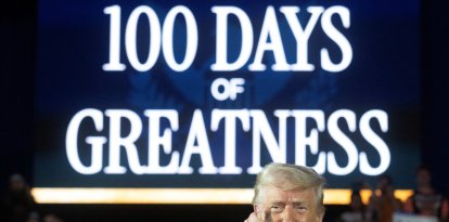 El presidente Donald Trump durante su rally en Michigan