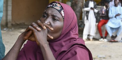 Un familiar de las víctimas de un atentado en Nigeria. Archivo.