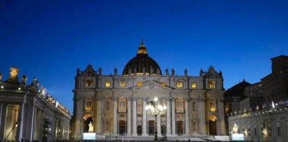 La Plaza de San Pedro en el Vaticano, el 7 de mayo de 2025