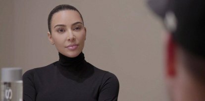 Kim Kardashian durante una entrevista
