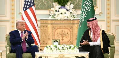 El presidente Donald Trump reunido con el l príncipe heredero saudí Mohammed bin Salman