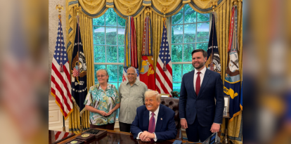 Louis Prevost, hermano del papa, junto a Donald Trump