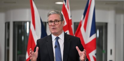 El Primer Ministro Sir Keir Starmer habla ante los medios de comunicación en el Cuartel General del Mando Estratégico, en Northwood, Gran Londres.