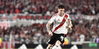 Franco Mastantuono, durante un partido con el River Plate